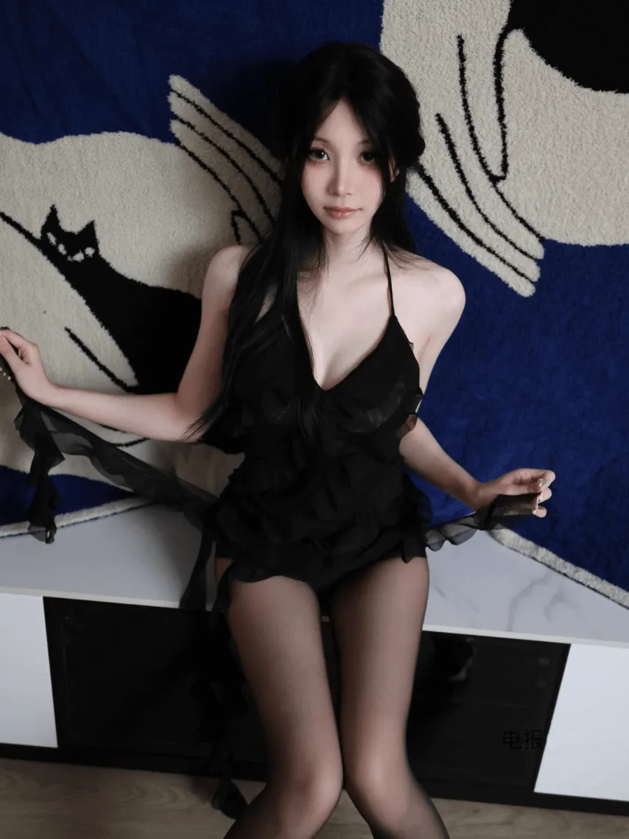 肚脐小师妹 写真 黑裙 轻性感 氛围构图