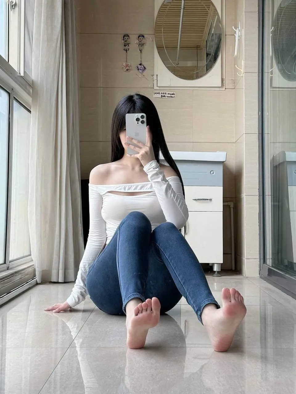 不可爱羚写真合集下载|持续更新目录(原神COS·民国风·女警制服·牛仔裤)