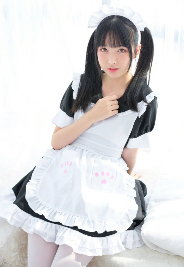 我才不是neko 黑白女仆装 白色床品室内写真