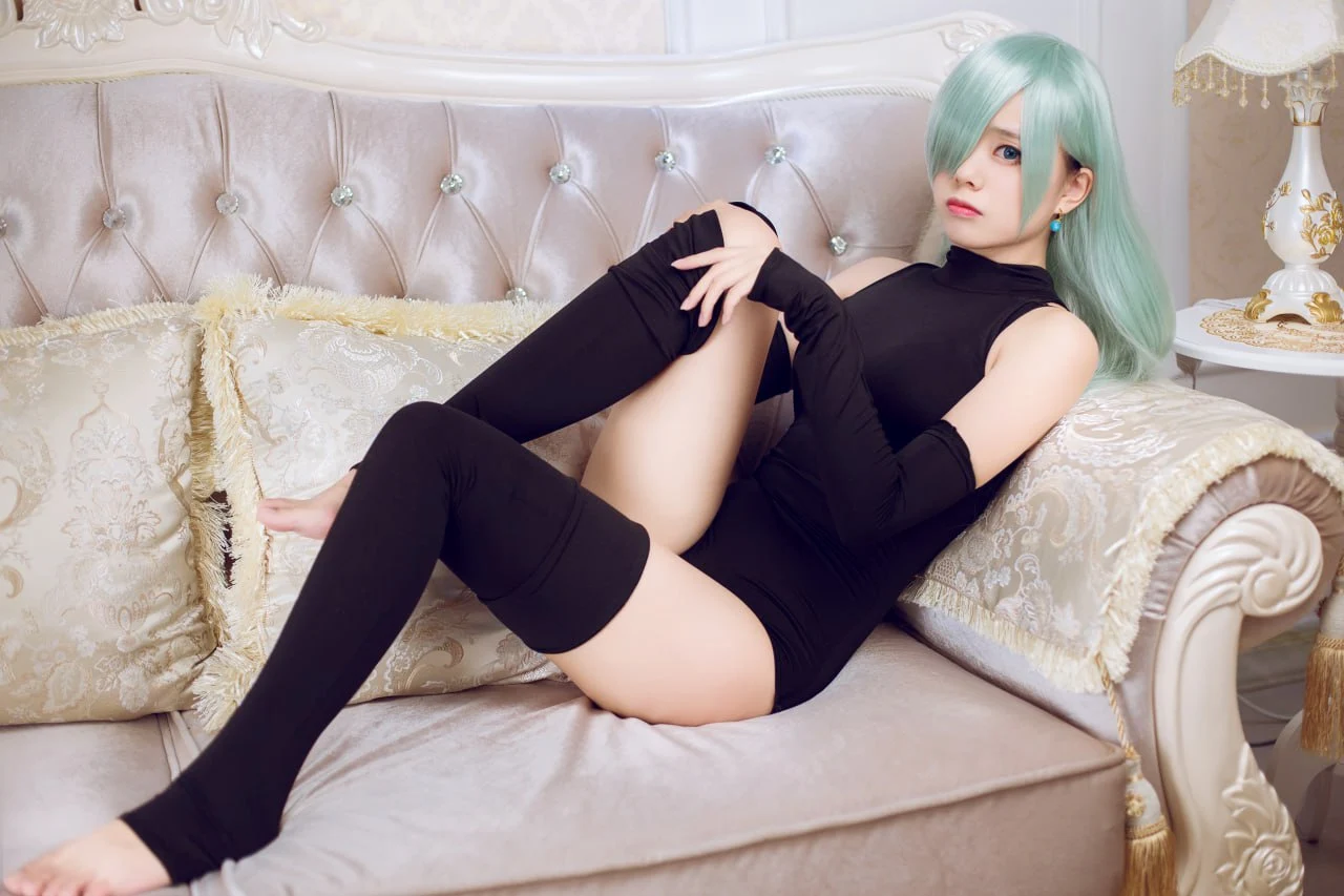 小野妹子黑色连体衣Cosplay，简约现代的时尚风格，散发出强烈的个性与魅力。