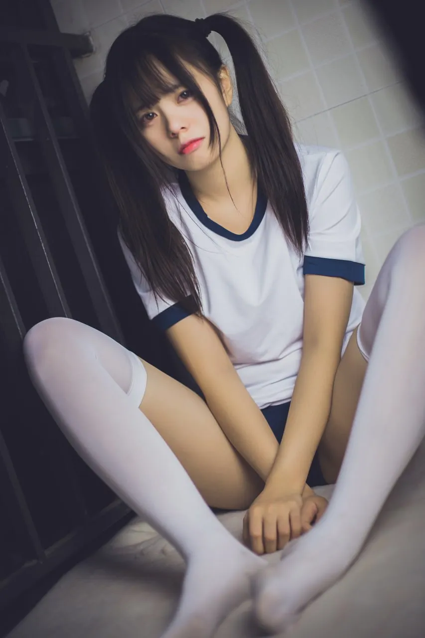 小野妹子w写真合集 – 萌妹与性感风格的双重演绎