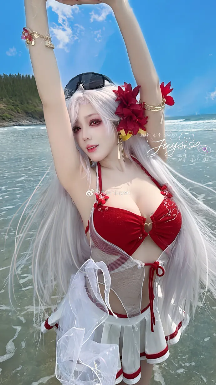 九言白色长发红色比基尼海边写真