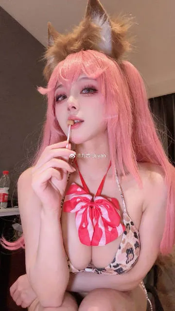 九言白色连衣裙卧室轻幻想写真