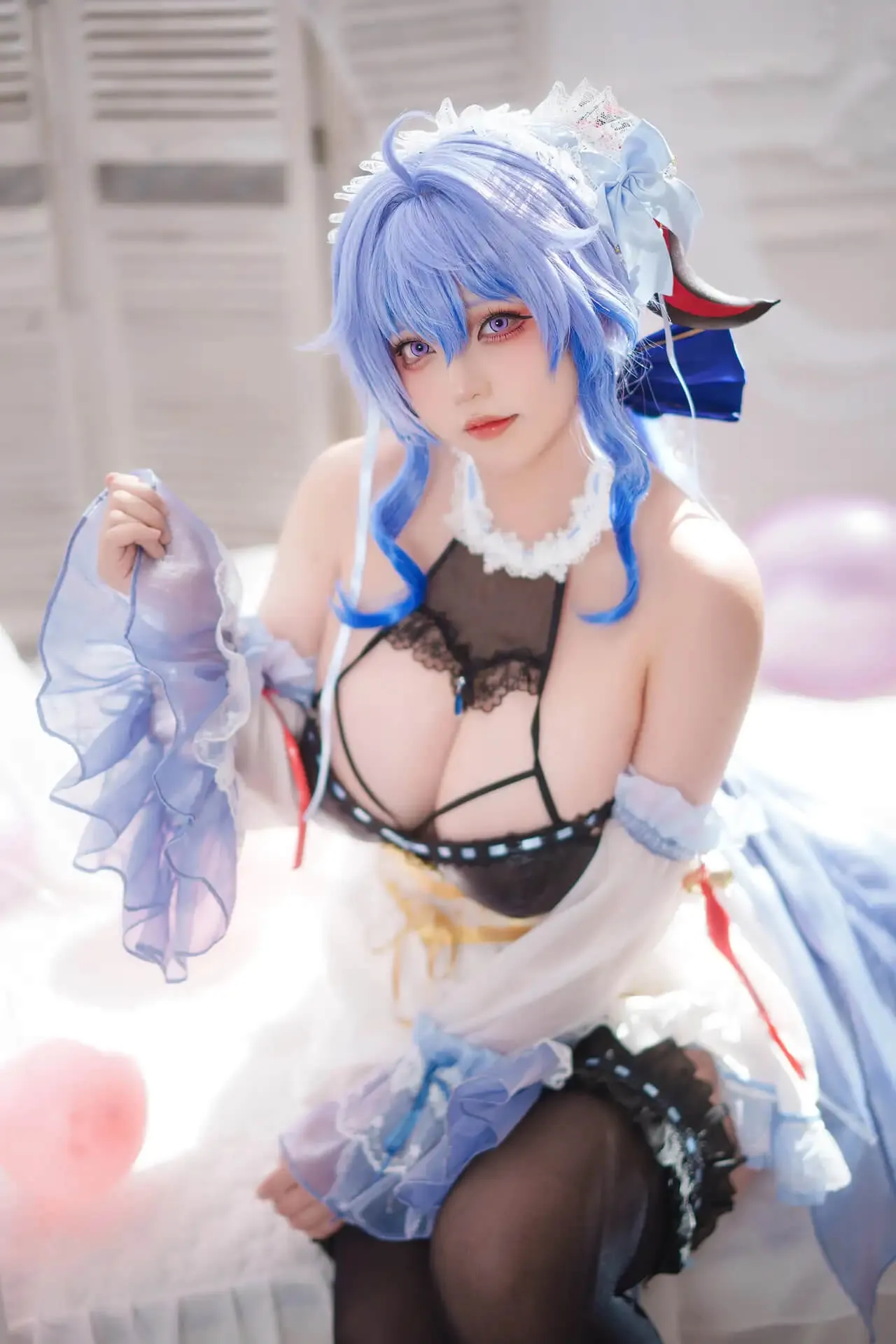 菌烨tako蓝色双马尾黑色蕾丝服装室内柔光角色COS