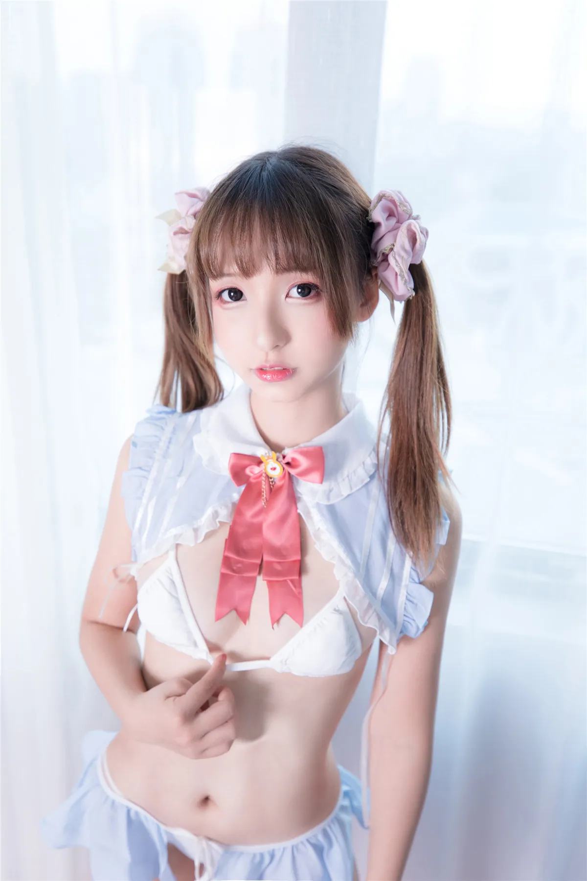 神楽坂真冬写真合集:甜系私房与轻御风格解析