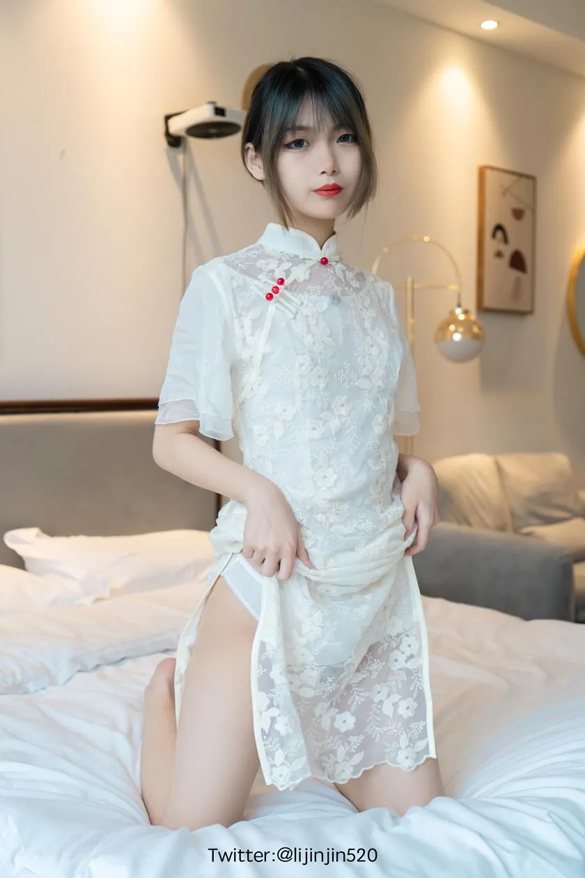 梨瑾瑾的白色旗袍室内写真