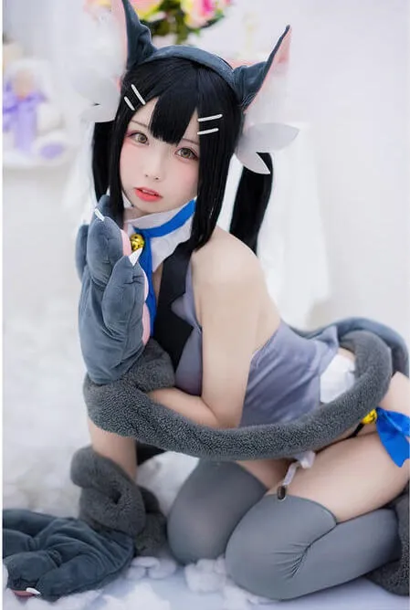 十万珍吱伏特COS写真合集盘点：甜美萝莉系与私房氛围全解析