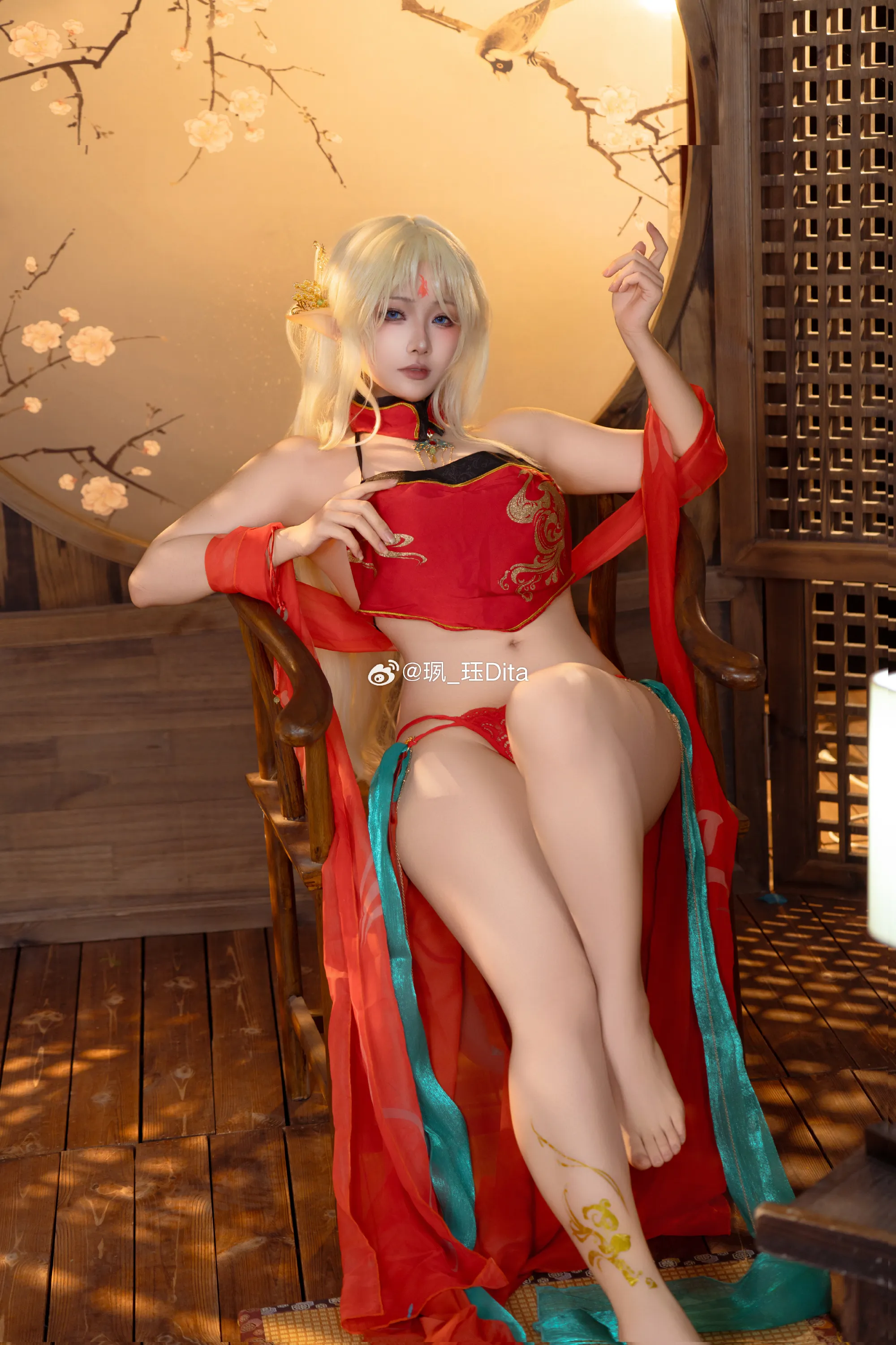 珟_珏Dita红金旗袍角色写真预览