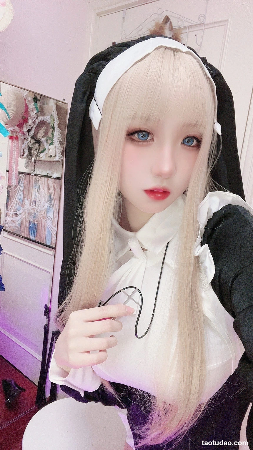 屑雪雪鸭护士COS写真预览