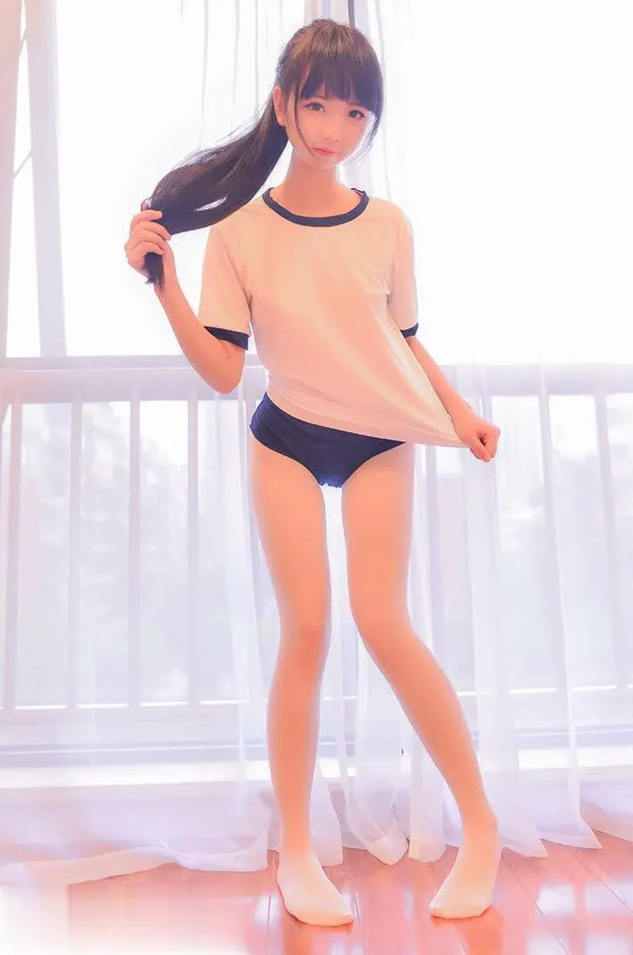 雪琪sama 粉色体操服 窗边室内写真