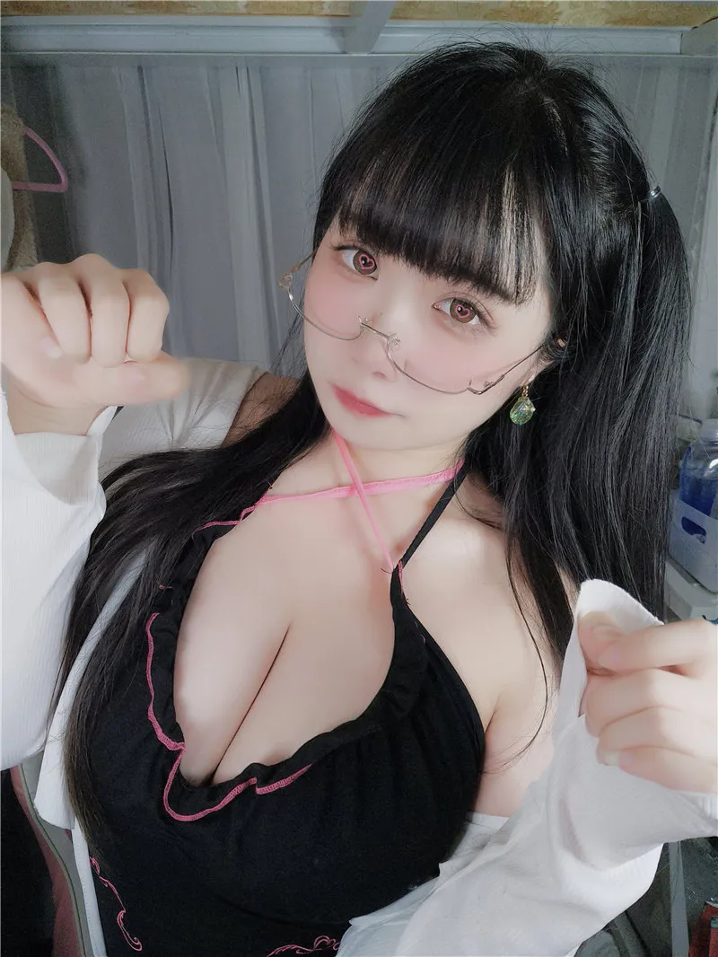 贞子蜜桃泳装COS写真预览