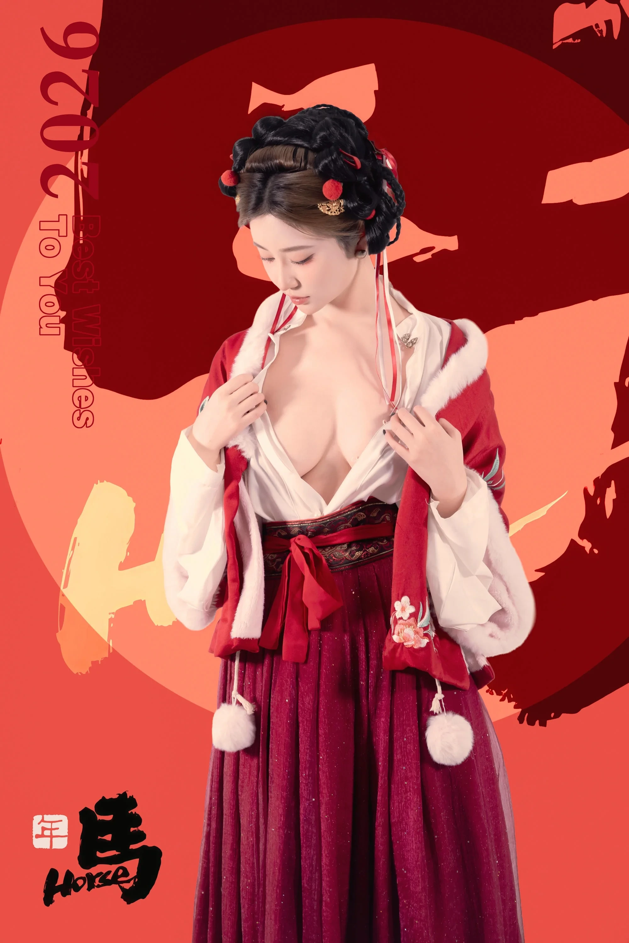 白莉爱吃巧克力在红色背景墙前红白古风服全身站姿出镜,发饰与腰部配件细节清晰