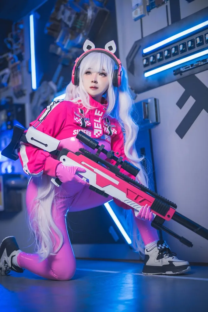 HatoriSama白色长发粉色服装耳机科幻道具cosplay
