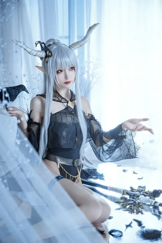 MessieHuang 冷色幻想角色 COS 造型预览