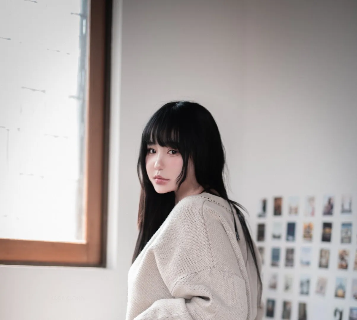 BoyeonJeon(전보연)黑色长发白色针织靠窗室内写真