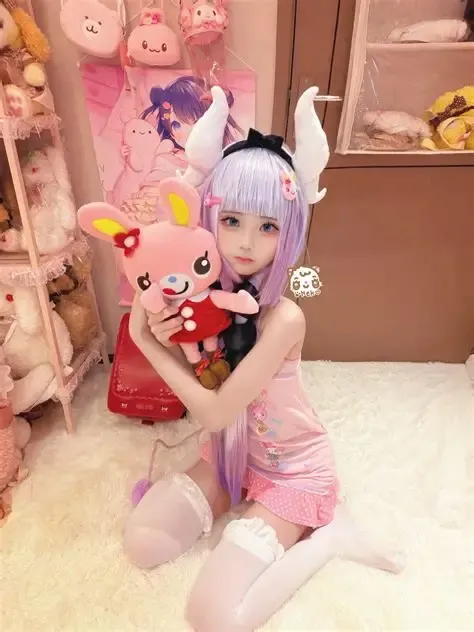 neko酱粉色房间兽耳抱偶造型写真