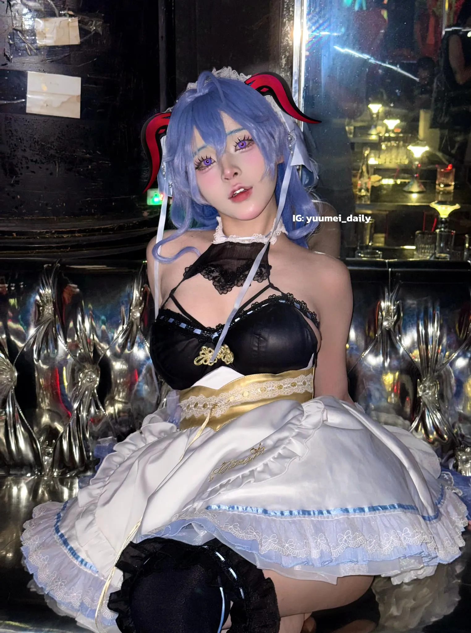 Yuumeilyn（虞梅）蓝发黑白礼服暗场角色写真