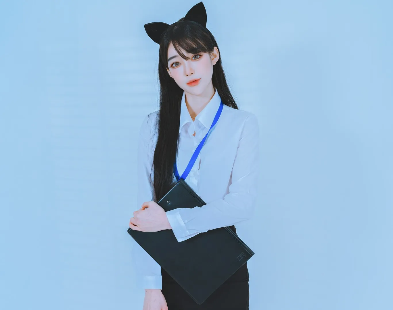 Glamarchive黑色长发猫耳白衬衫蓝色挂带cosplay写真