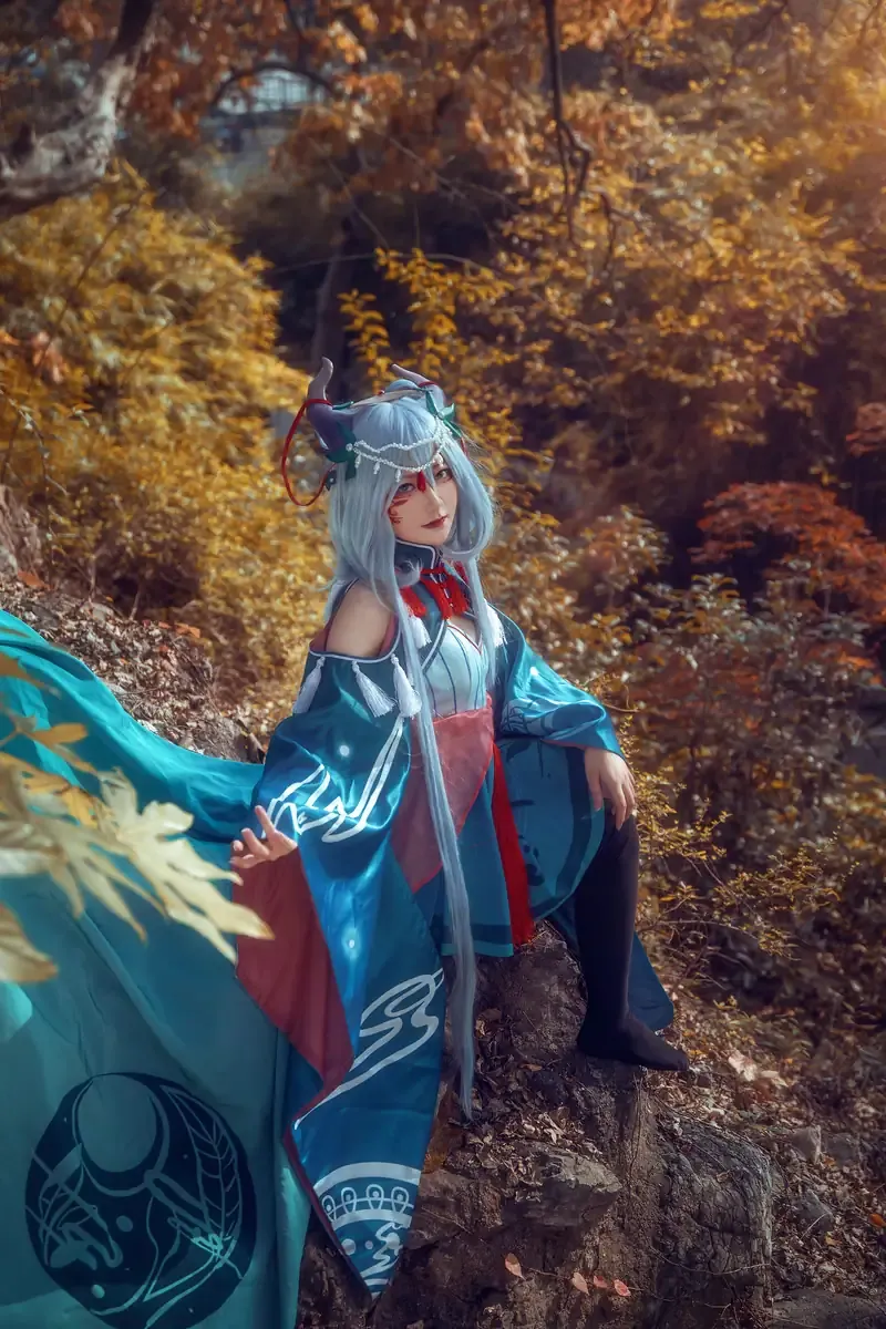 Sunnyvier 蓝色长发青蓝服饰秋季树林户外cosplay写真