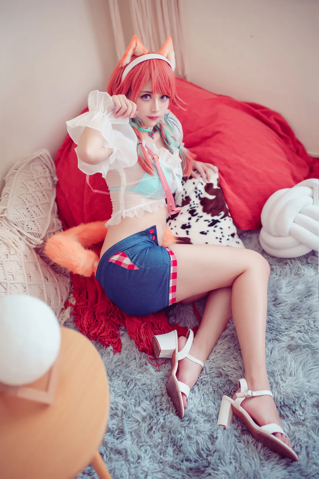 沖田凛花rinka红发兽耳白色上衣坐姿居家cosplay写真
