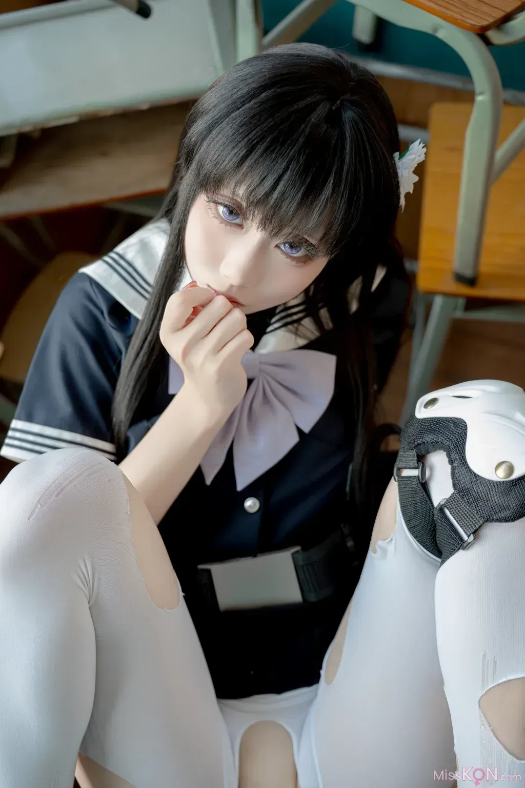 果儿Victoria 长发刘海黑色制服白色护膝教室场景cosplay