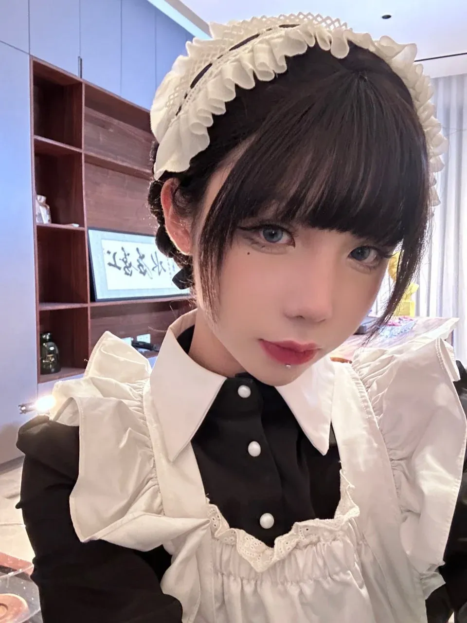 十六夜淚izayoiRui 黑色短发白色女仆头饰黑白女仆服近景cosplay写真