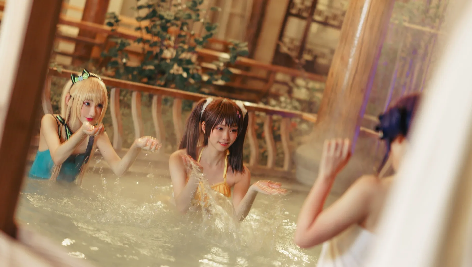 三色绘恋角色温泉场景多人Cosplay写真