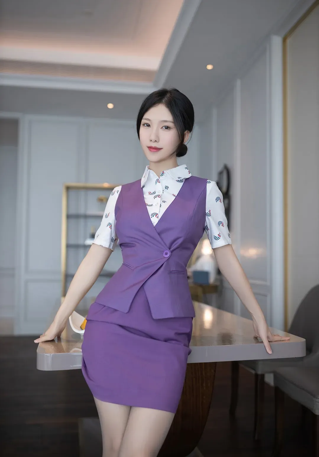 抖娘利世紫色服装室内写真