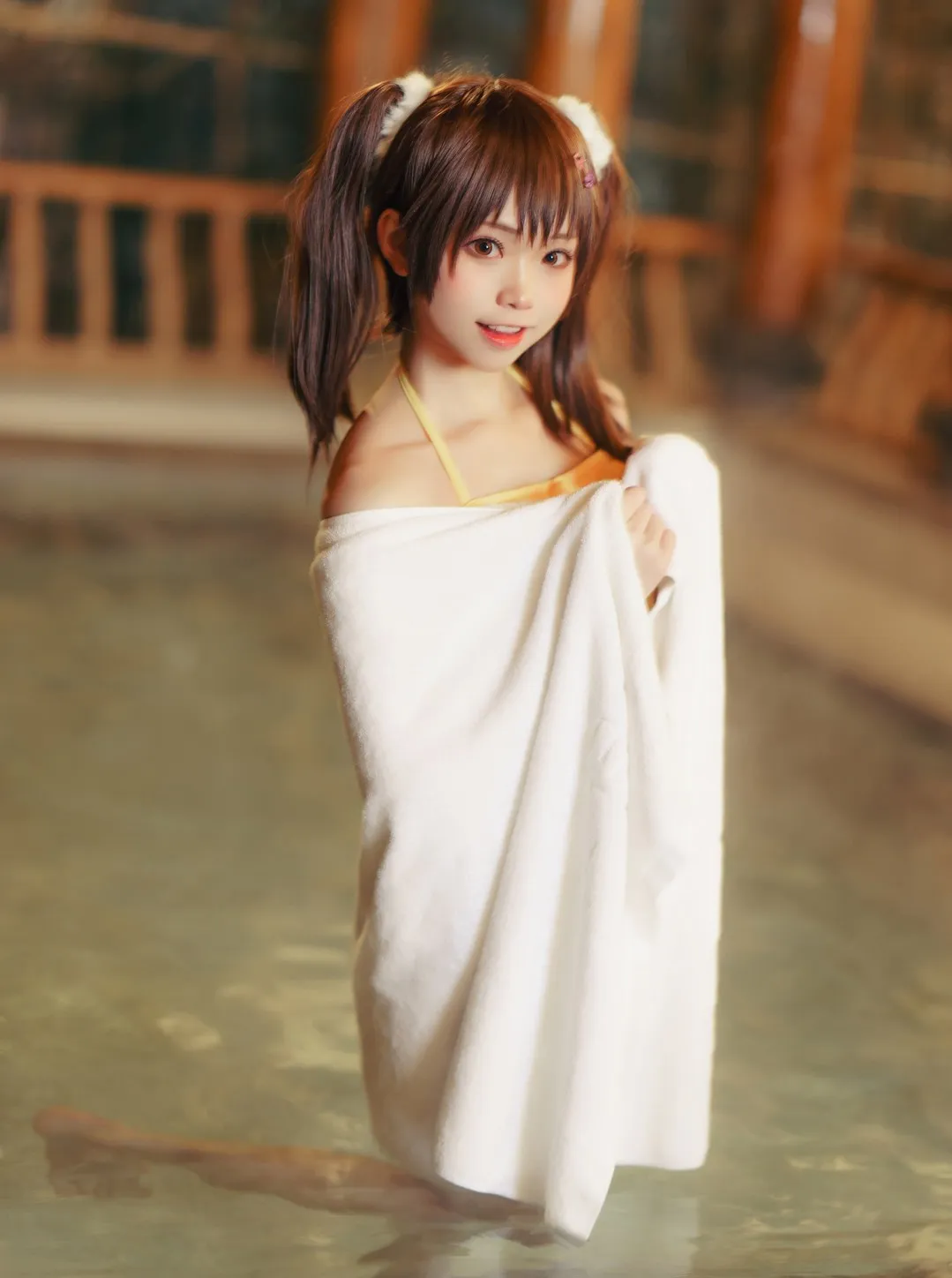 三色绘恋白色服装温泉场景Cosplay写真
