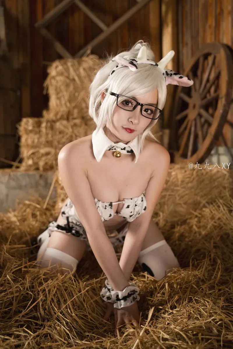 九九八吖白色兔耳造型Cosplay写真
