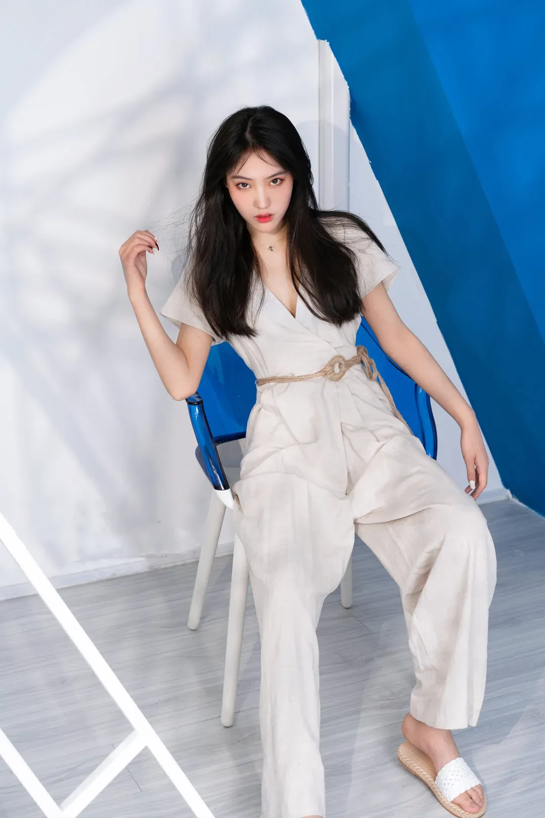 克拉女神白色服装长发人像写真