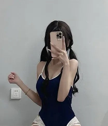 猫猫好困黑发蓝色制服自拍写真