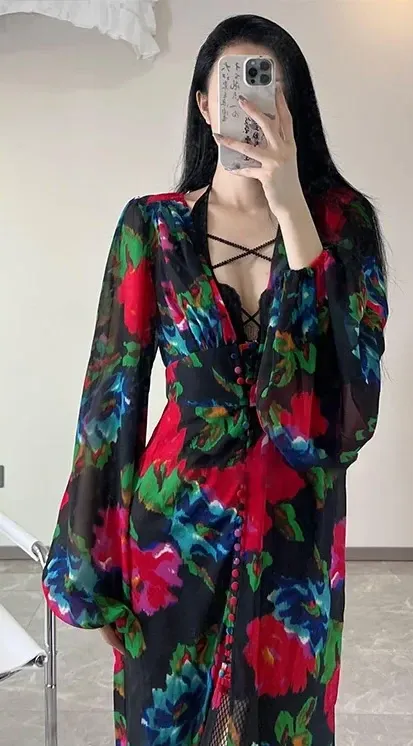 唐十七彩色印花服装自拍图集